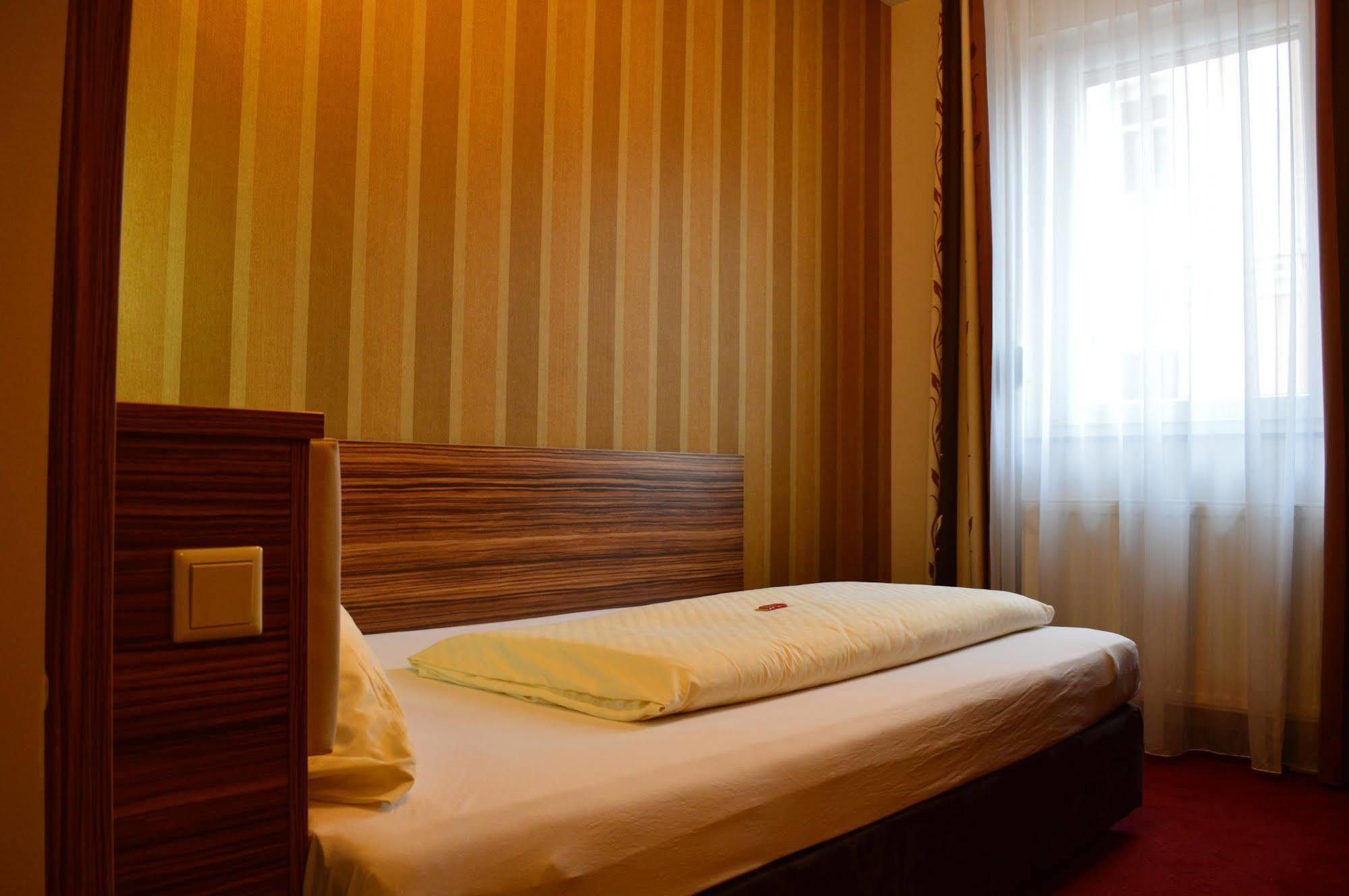 Erde Hotel Erlangen Luaran gambar