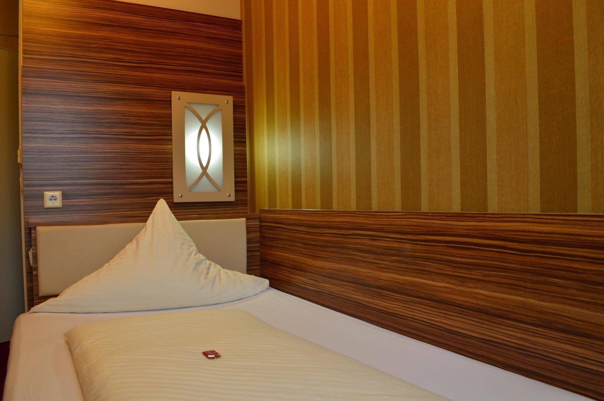 Erde Hotel Erlangen Luaran gambar